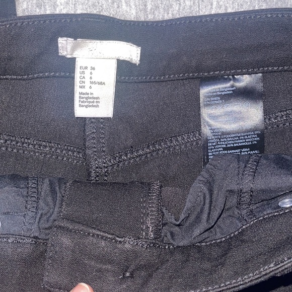 Black skinny jeans size 6 - Picture 2 of 3